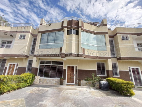 Townhouse En Venta Conjunto Privado El Limon Maracay Seguro Moderno Con Terraza Negociable Kg:23-21467