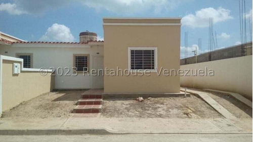   Jl/ Casa A Estrenar En Venta En  La Montanita Cabudare  Lara, Venezuela,   3 Dormitorios  2 Baños  213 M² 