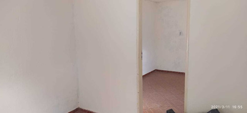 Casa Em Frente Ao Hospital De Baependi , Casa Maior 03 Quartos , Casa Fundos 1 Quarto , Porão 01 Quarto Com Excelente Localização Para Residência , Ou Ponto Comercial. - 1038