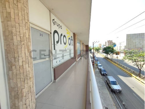 Imagen 2 de 8 de Local En Puerto La Cruz. Centro Comercial Beg Center