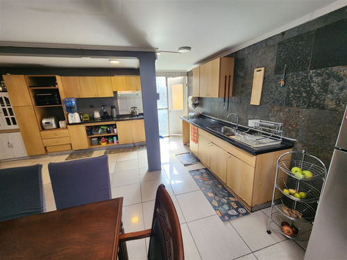 Casa En Venta De 5 Dorm. En Tiltil Ampliada Y Remodelada !!!