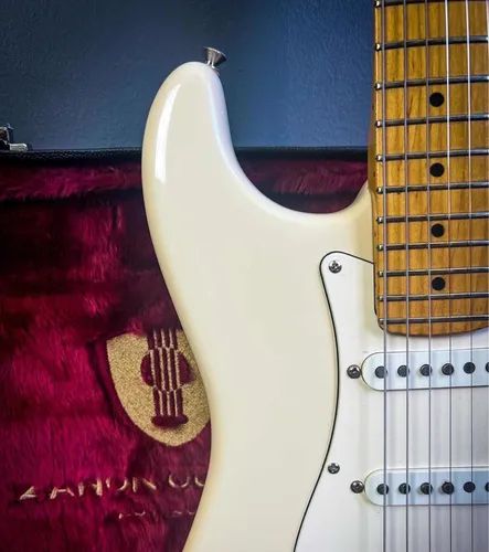 Fender Highway 1 Stratocaster RW, Honey Blonde at Gear4music
