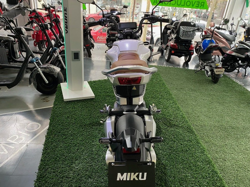 Imagen 5 de 16 de Sunra Super Miku 3000w 2023 Litio
