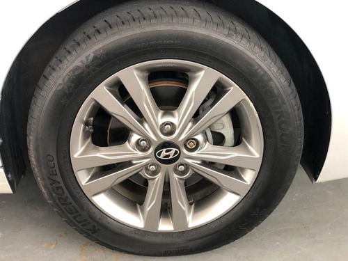 Hyundai Elantra 2.0