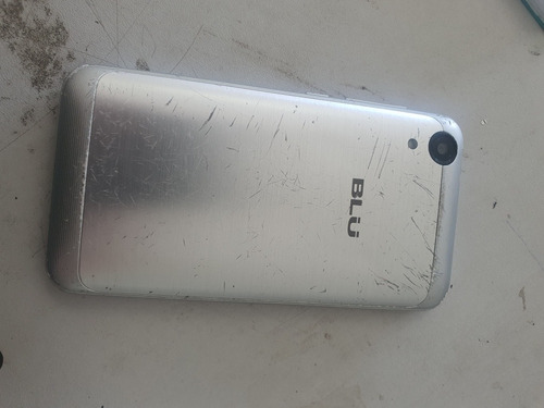 Celular Blu Advanced 4 Touch Trincado