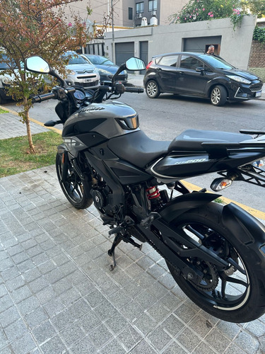 Rouser Ns 200