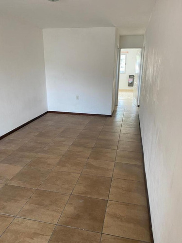 Imagen 4 de 7 de Departamento En El Centro De Campana