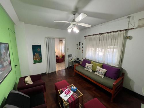 Casa 5 Ambientes Venta Flores Con Patio