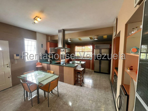 Bellísima Casa En Venta, El Faro San Antonio De Los Altos. Mo. 25-15183