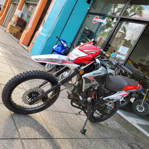 Imagen 13 de 16 de Gilera Sahel 150 Enduro 0km 2023 Rojo Ap Motos Corven Triax