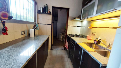 Imagen 3 de 20 de Casa 4 Ambientes En Venta En Quilmes - Con Jardín Y Piscina