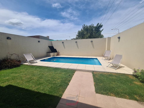 Ph En Venta | B° Zapiola | Luján