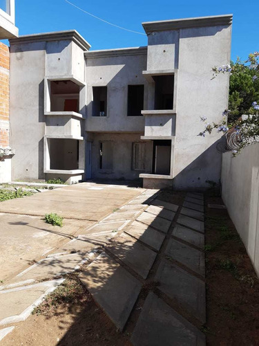 Imagen 3 de 14 de Moderno Complejo De Duplex A La Venta, De Gran Calidad