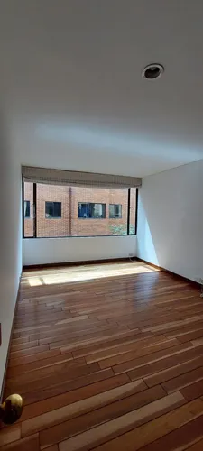 Apartamento En Arriendo En Los Rosales. Cod A12562