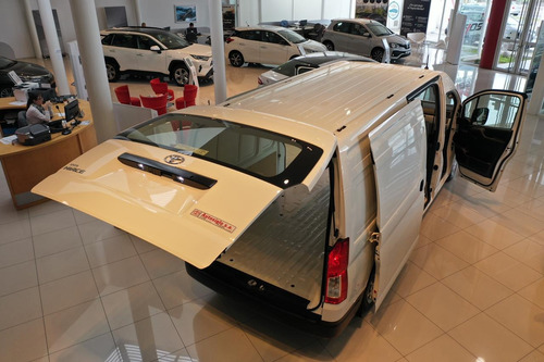 Toyota Hiace 2.8 Tdi Furgón 6at L2h2 3a 5p