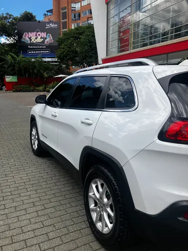 Jeep Cherokee 3.2 Longitude Plus