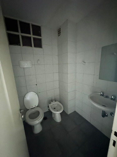 Oficina En Alquiler - Monserrat, Zona Uade - 129 M2