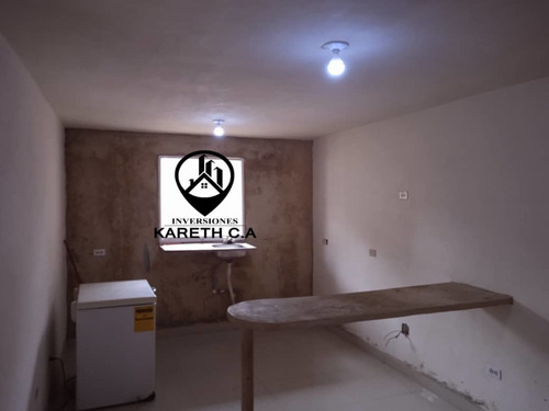 Imagen 4 de 6 de Vendo Town House Por Remodelar En Zona Céntrica