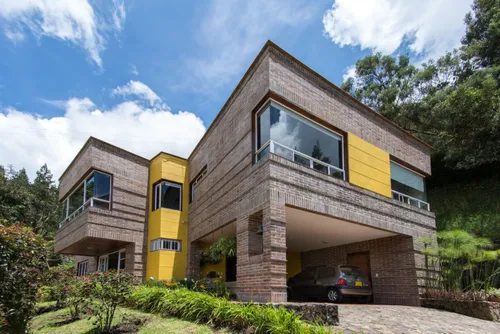 Casa En Venta En Loma Del Escobero. Cod V1148