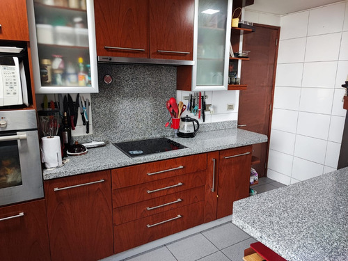 Excelente Ubicacion / 140 Mts2 Totales / 3d + 3b + 2e + B