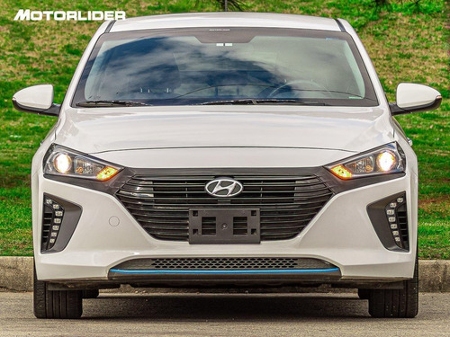 Imagen 8 de 25 de Hyundai Ioniq 1.6 Gdi Hibrido At | Permuta / Financia