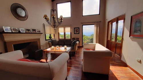 Casa En Venta - 3 Dormitorios 2 Baños - Cochera - 2.076mts2 - Vaqueros, Salta