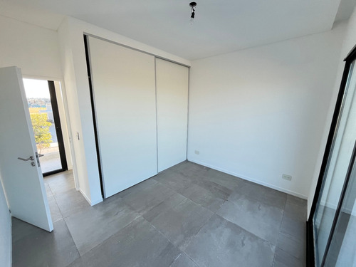 Casa A Estrenar En Barrio Riberas Puertos Escobar Lote Interno Pileta