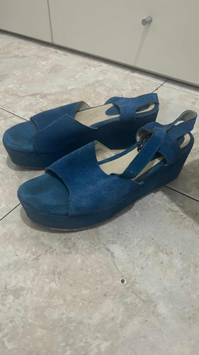 Sandalias Azules Levis Talle 39 (leer)