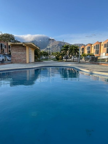 Imagen 4 de 7 de Excelente Townhouse A Estrenar Con Planta Eléctrica En San Diego