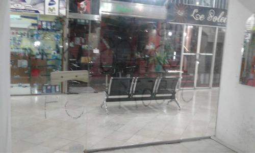 Excelente Local En Galería Del Sol Sobre 18 De Julio 918