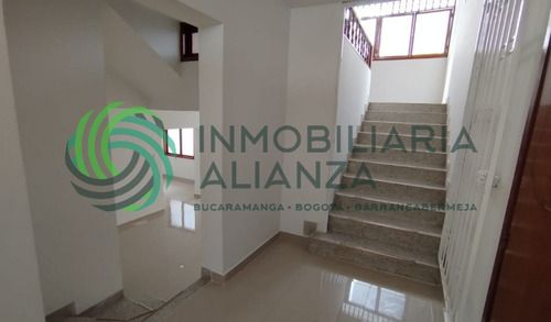 Casa En Arriendo En Cabecera Del Llano. Cod A16991