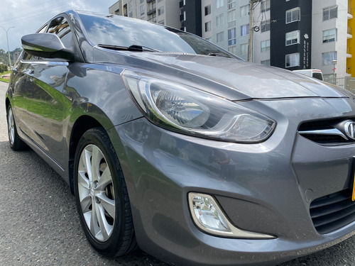 Hyundai I25 Hb Automático 2015