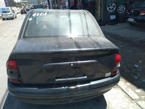 Imagem 4 de 5 de Gm Corsa Sedan 2000 Sucata Somente Peças
