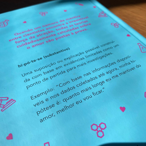 Livro De Romance, A Hipótese Do Amor, Edição De Colecionador Em Capa Dura, Capítulo Extra! Ali Hazelwood, Editora Arqueiro, Ficção Feminina, Comédia Romântica, Português