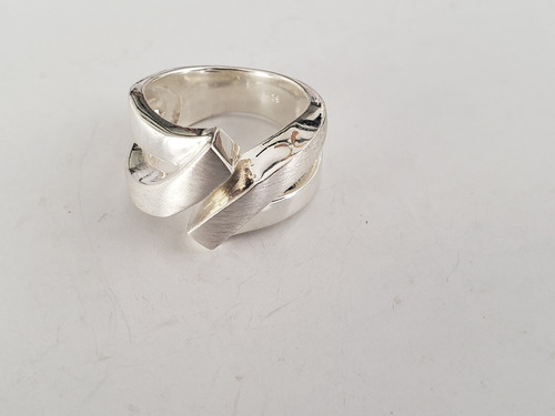 Imagen 2 de 4 de Anillo En Plata 925 Macizo Modelo Flout