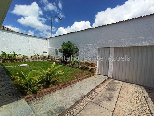 Imagen 2 de 23 de Hermosa Casa Dúplex En Venta El Marqués Caracas 23-10930