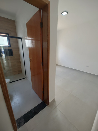 Casa Com Dois Quartos Sendo Uma Suíte, Piscina