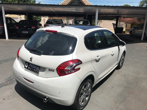 Peugeot 208 Griffe At