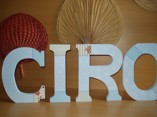 Letras En Fibrofacil Ciro 0, 25 X 0,19 X0,02 Cm