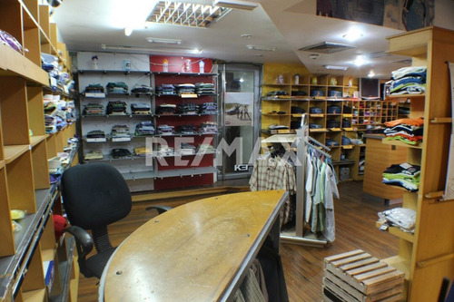 Imagen 6 de 9 de Local Comercial En El Cc Plaza
