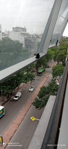 Edificio 21 Park - 21 Y Br. España, Monoambiente Al Frente. Piso 7 - 32 M2 - Renta Asegurada. Precio U$s 100.000