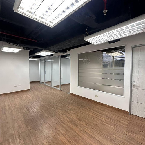 Oficina En Alquiler 100 M2 - Urb.las Mercedes