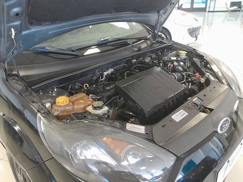 Imagen 10 de 15 de Ford Fiesta Max Max Ambiente Con Gnc Rp