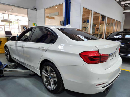 BMW Serie 3 2.0 328i Sedán Sport 245cv