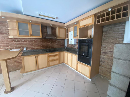 Casa Chalet En Venta Ubicado En Boulogne, San Isidro, G.b.a. Zona Norte