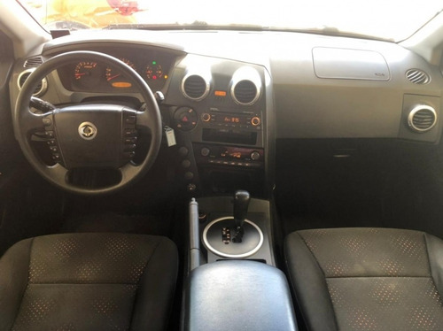 Imagem 9 de 12 de Actyon 2.3 16v 150cv Aut. 2010