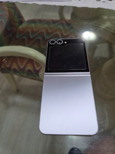 Celular Samsung Galaxy Z Flip 6 Novissimo Cinza (Usado)