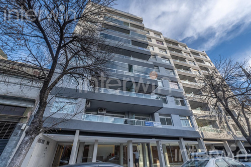 Departamento De 2 Ambientes Con Patio En Caballito - Venta -