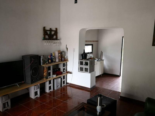 Imagen 7 de 16 de Casa De 3 Dormitorios, Cochera Doble, Galería, Parrilla, Terreno De 400 M2
