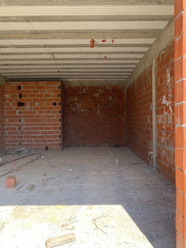 Imagen 5 de 20 de Venta De Dos Locales En Parada Robles!